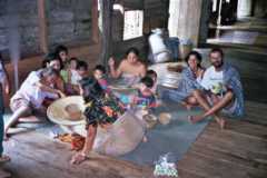 Sarawak, Borneo (boda Iban en Seligi Longhouse)