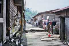 Sarawak, Borneo (Vista de Seligi Longhouse)